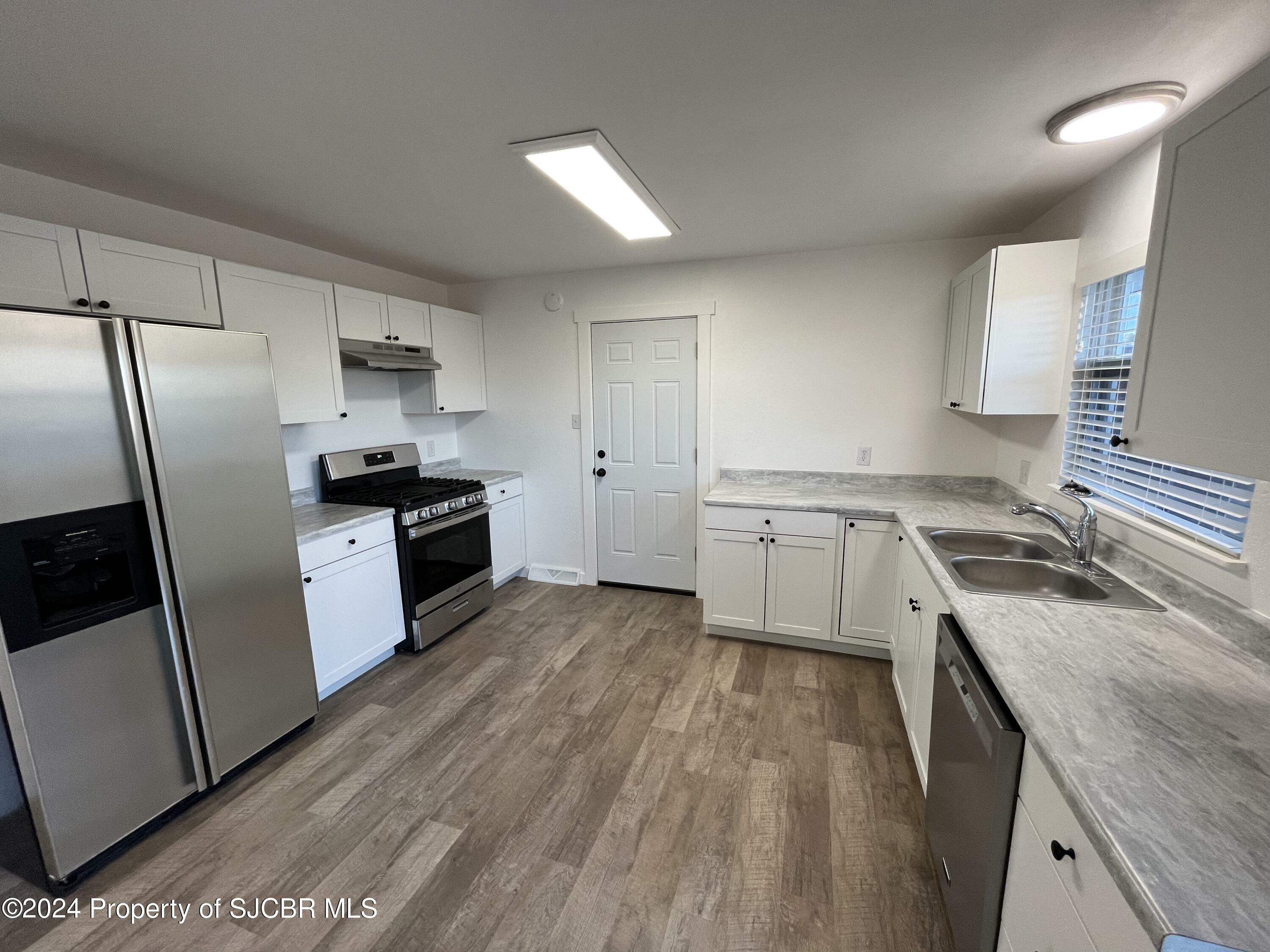 Property Photo: 3308 N Dustin Avenue NM 87401