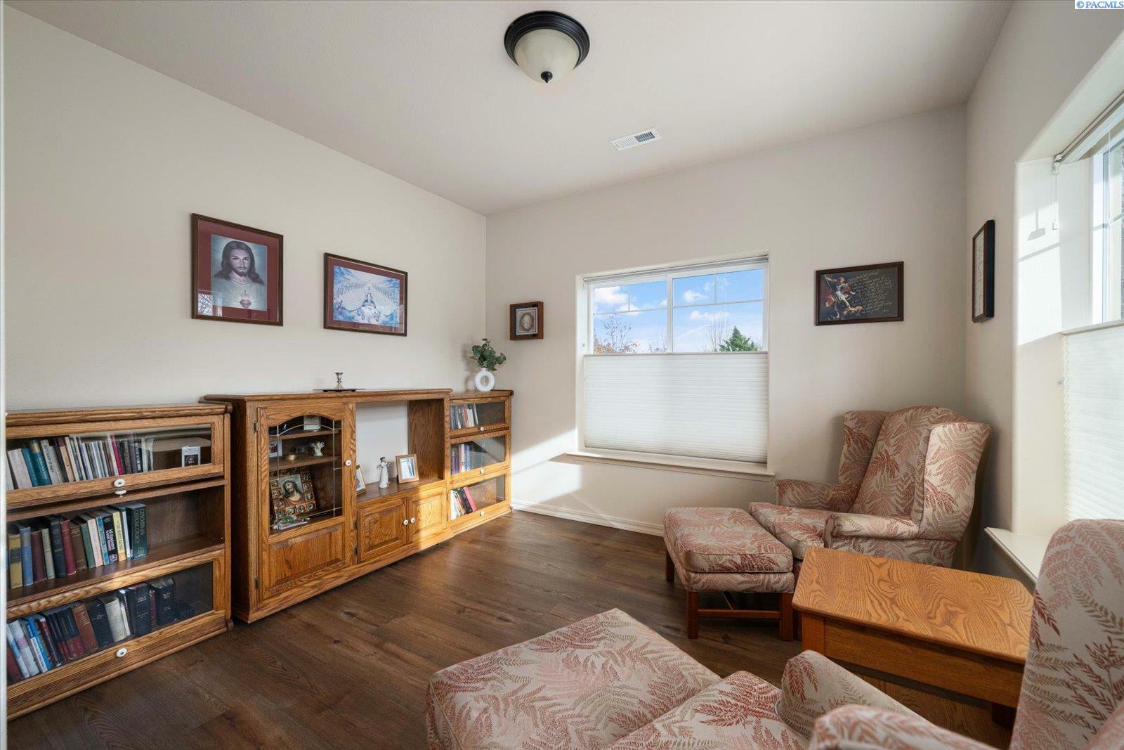 Property Photo:  5302 W 15th Ave  WA 99336 