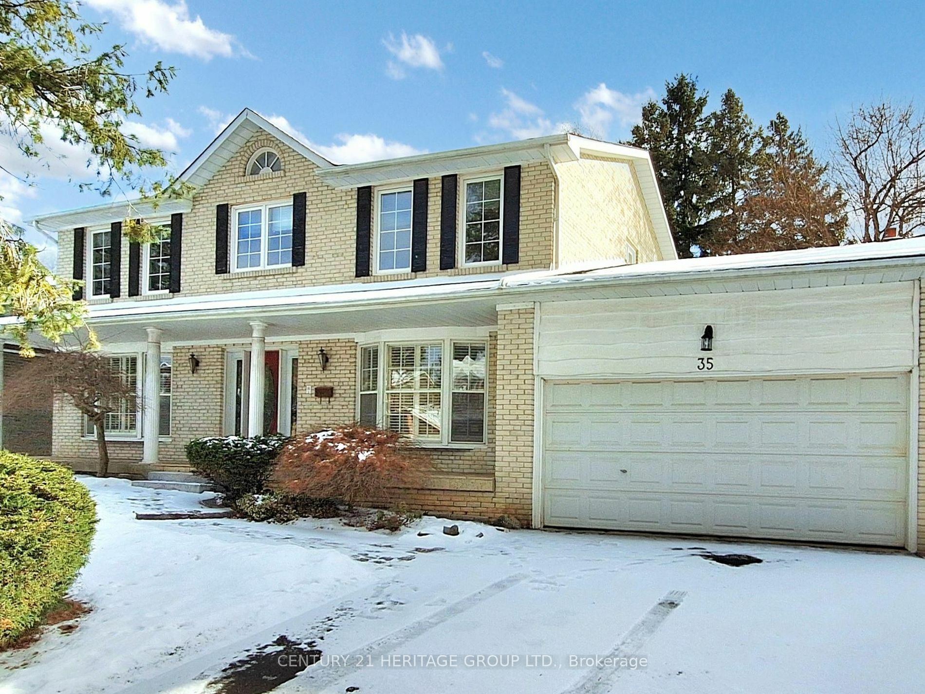 Property Photo:  35 Forest Park Cres  ON L3T 2M5 