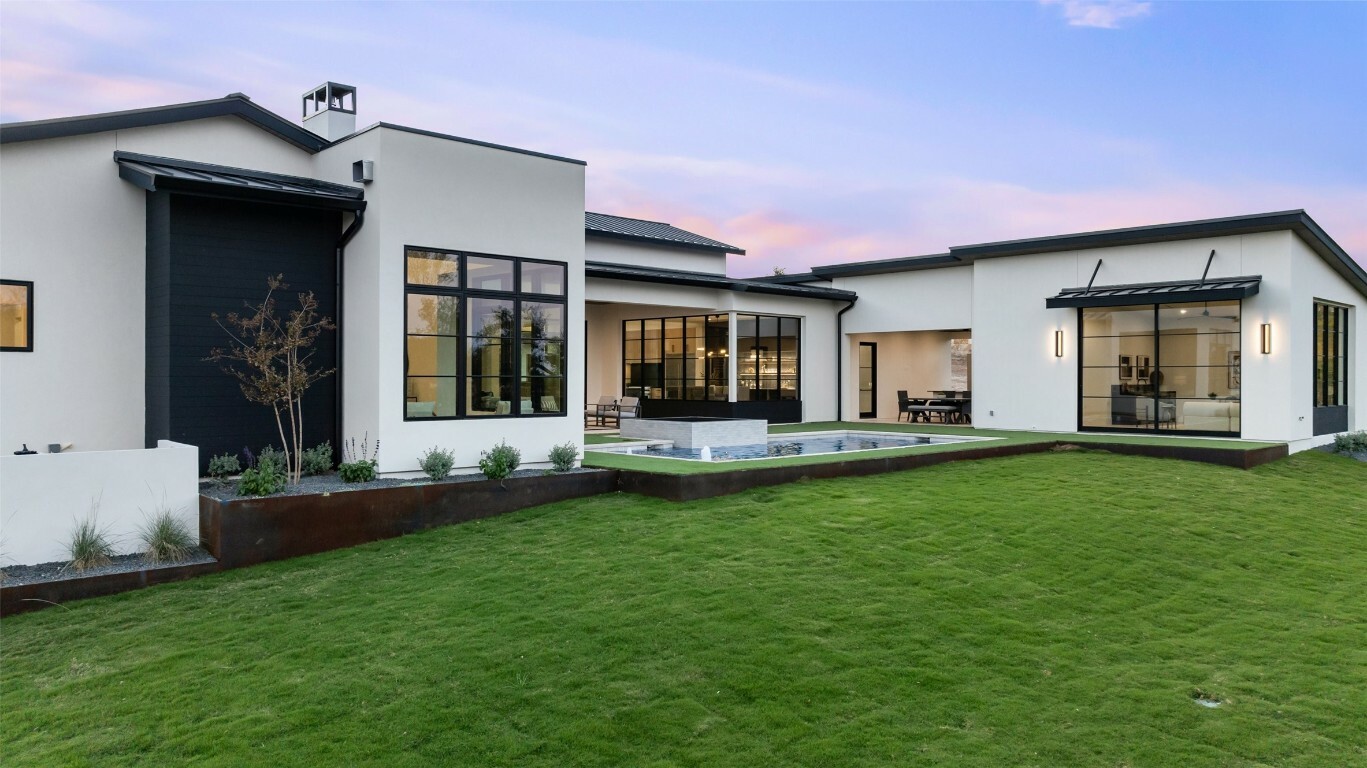 Property Photo: 5801 Twin Peaks Trace TX 78738