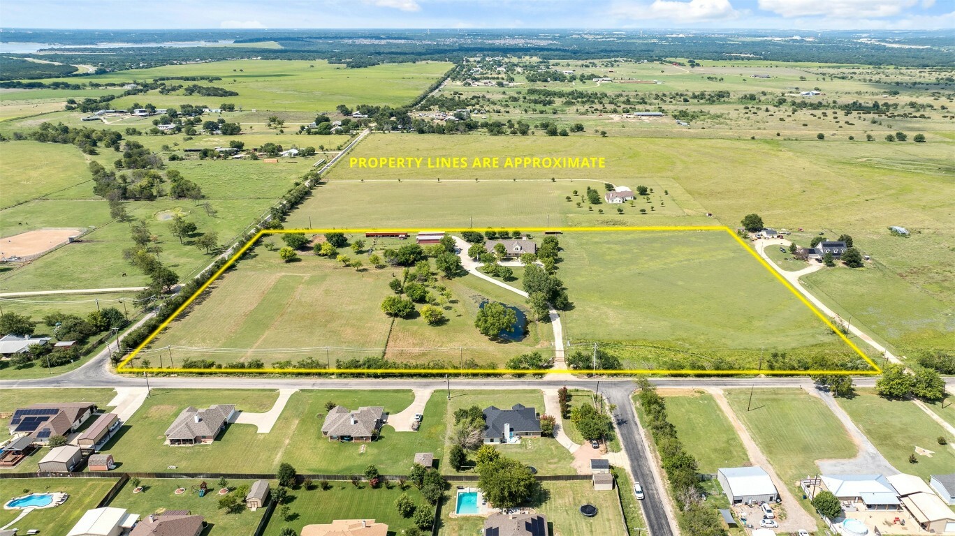 Property Photo: 3000 W Amity Road TX 76571