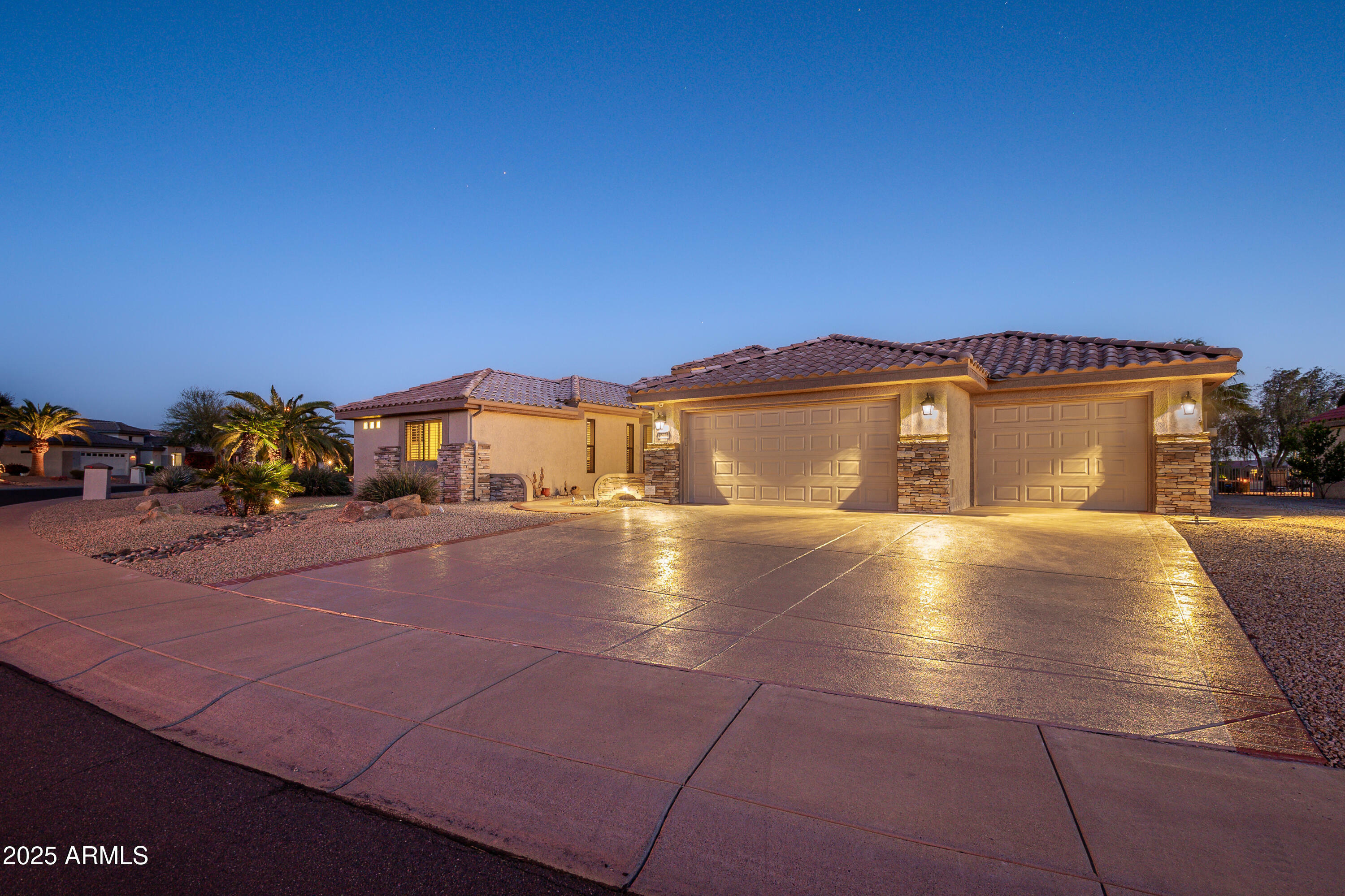 Property Photo:  15725 W Linksview Drive  AZ 85374 