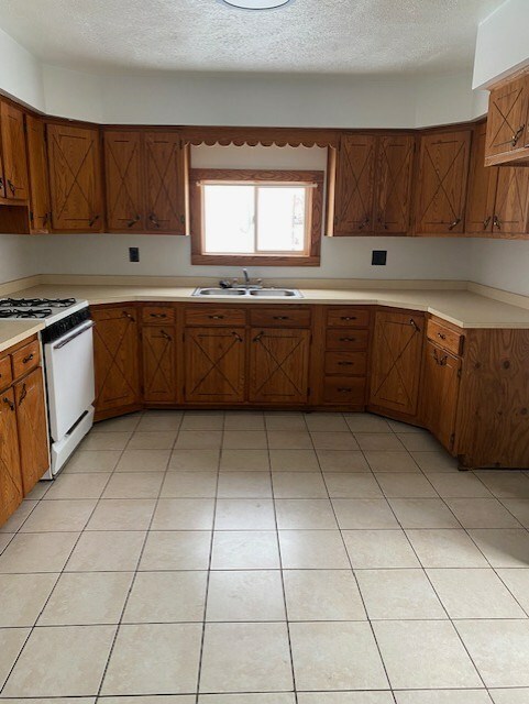 Property Photo:  618 W Front St  PA 16301 