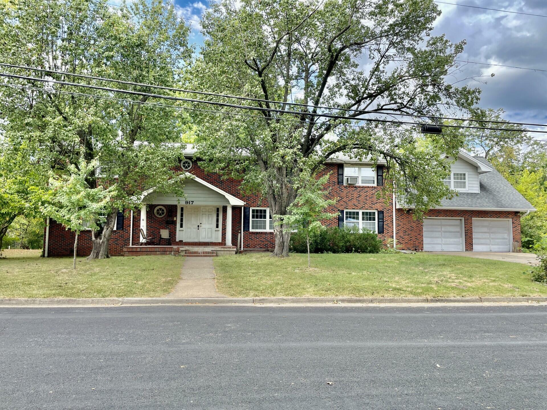 Property Photo:  917 Crestland Ave  MO 65203 