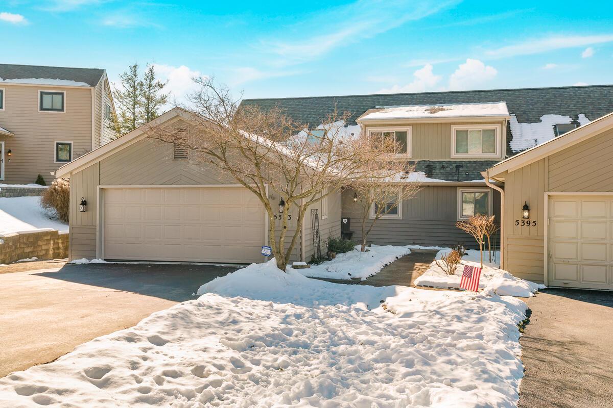 Property Photo: 5393 Bennington Woods Court OH 43220