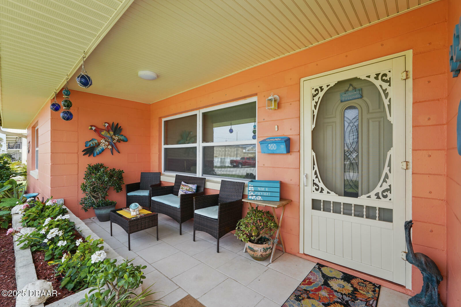 Property Photo: 100 Lynnhurst Drive FL 32176