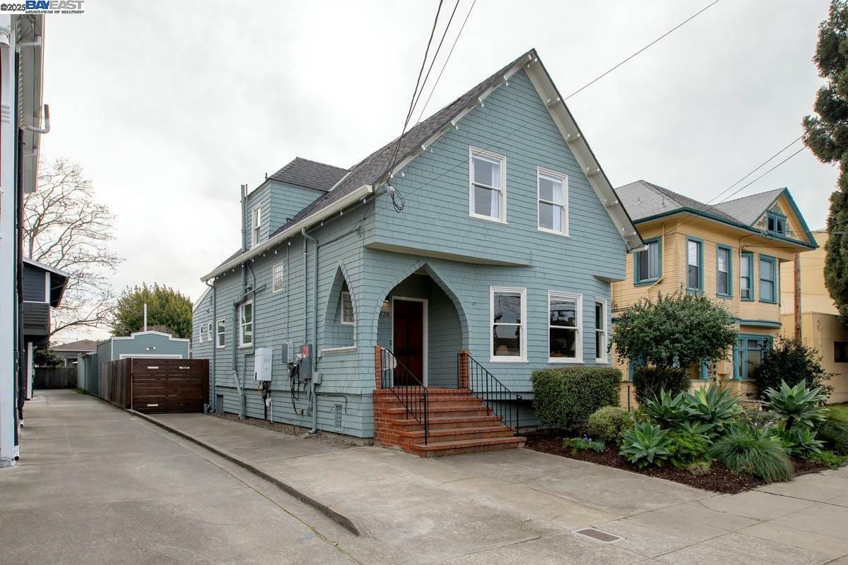 Property Photo:  538 Pacific Ave  CA 94501 