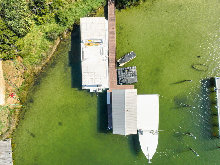 Property Photo:  708 Harbor Boulevard  FL 32541 