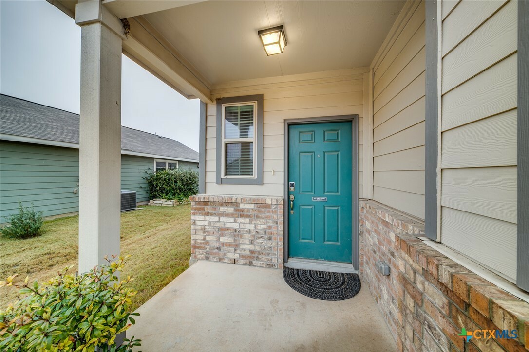 Property Photo:  2421 Ayers Drive  TX 78155 