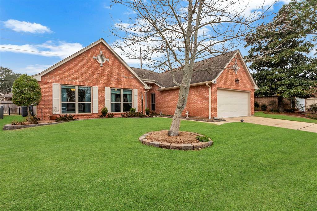 Property Photo:  822 W Peach Hollow Circle  TX 77584 