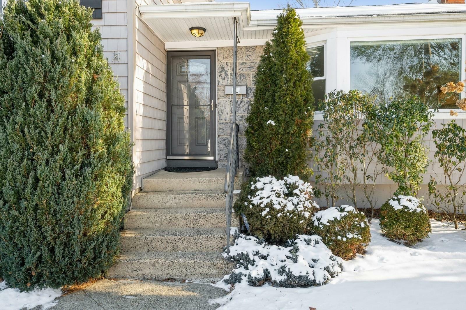 Property Photo:  14 Cedarwood Road  NY 10605 