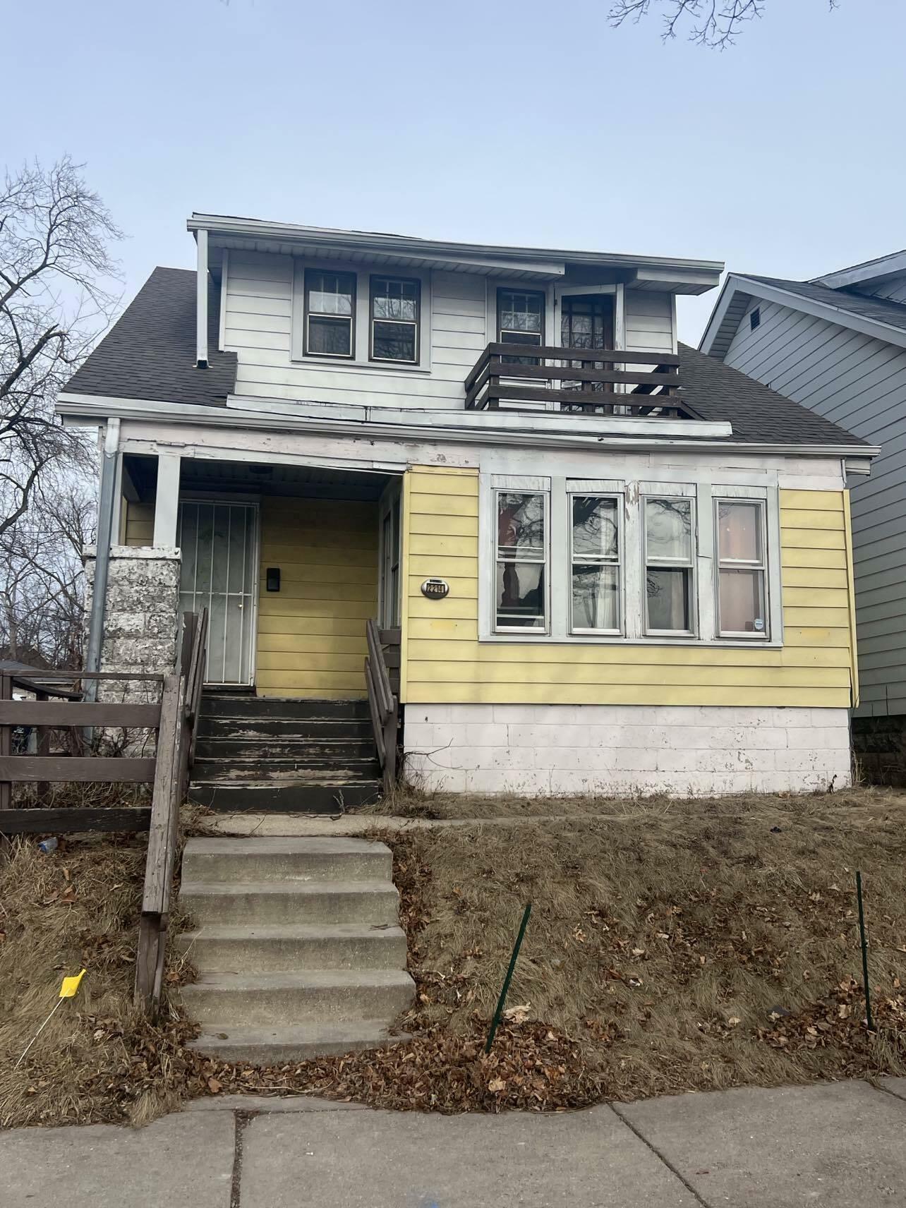 Property Photo:  2214 W Auer Ave  WI 53206 