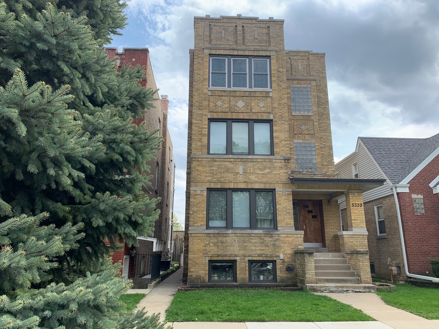 Property Photo:  5339 W Sunnyside Avenue 3  IL 60630 