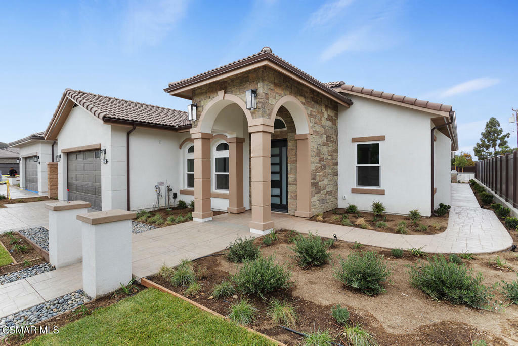 Property Photo: 339 Toyon Court CA 91362