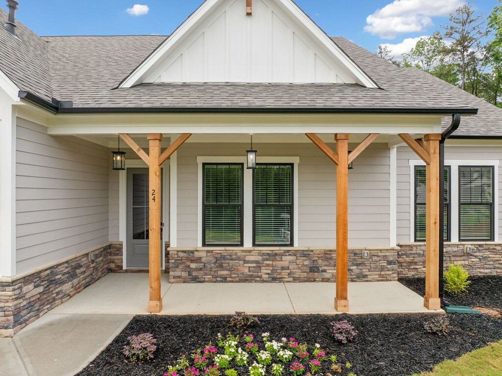 Property Photo: 214 Summit View Lane GA 30540