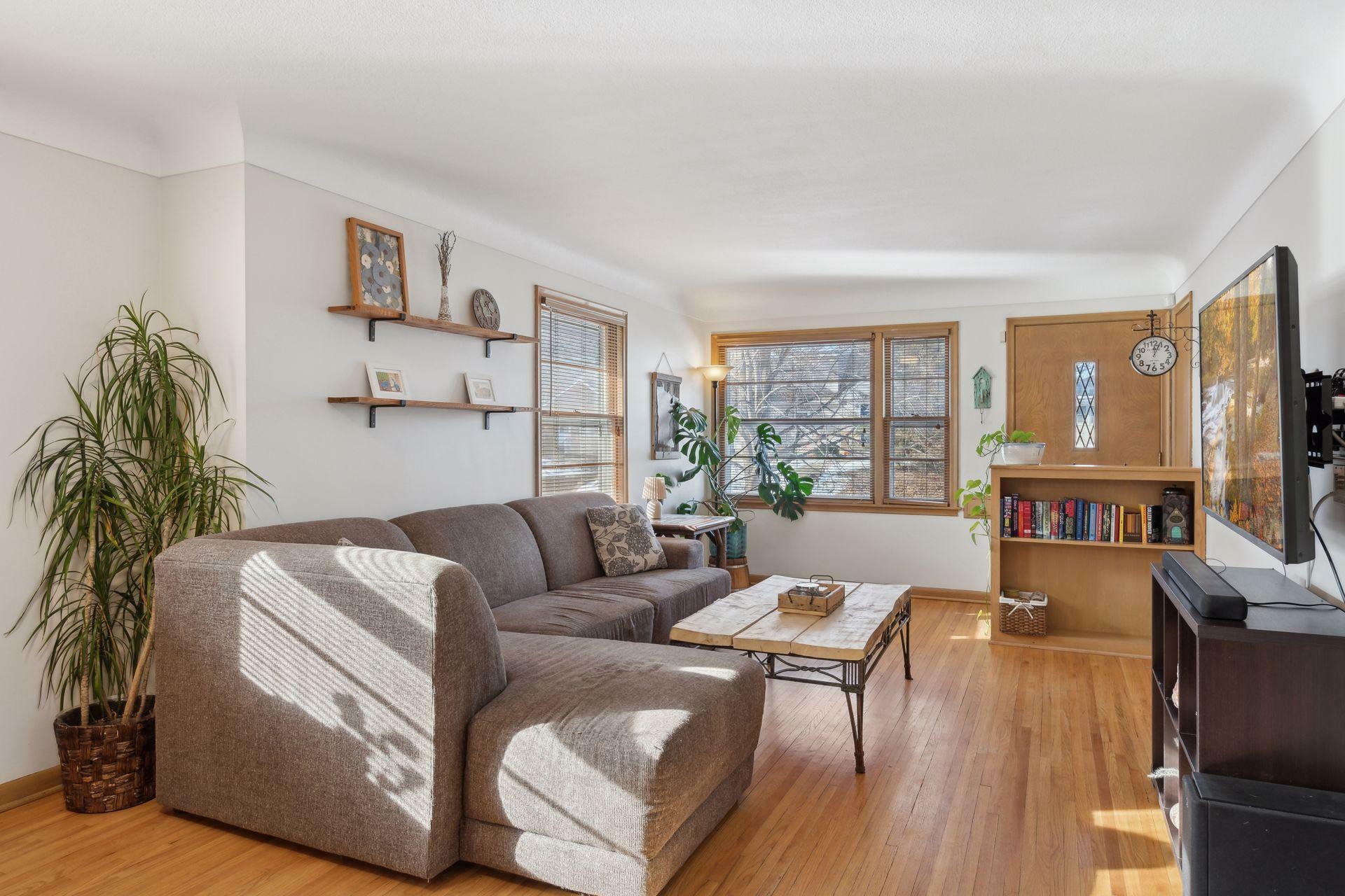 Property Photo:  3440 Lee Avenue N  MN 55422 