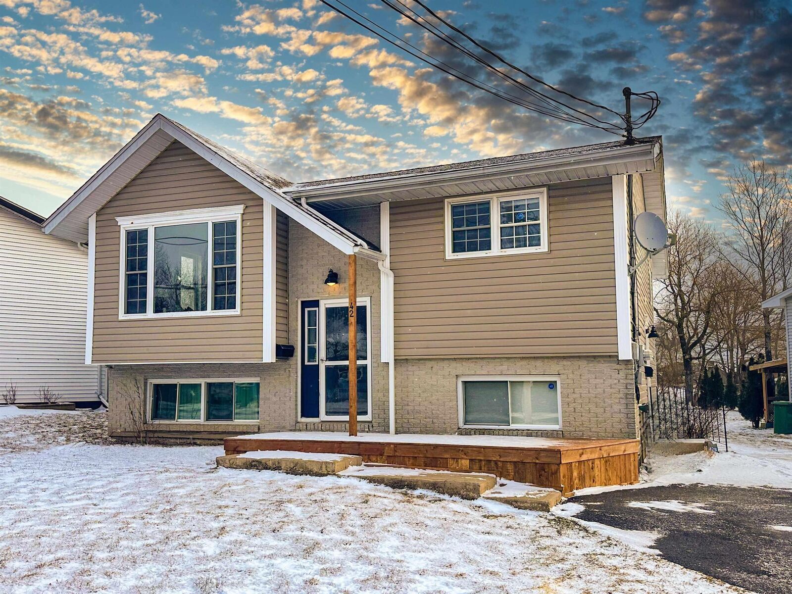 Photo de la propriété:  42 &Amp 42B Beaver Crescent  NS B2V 1C9 