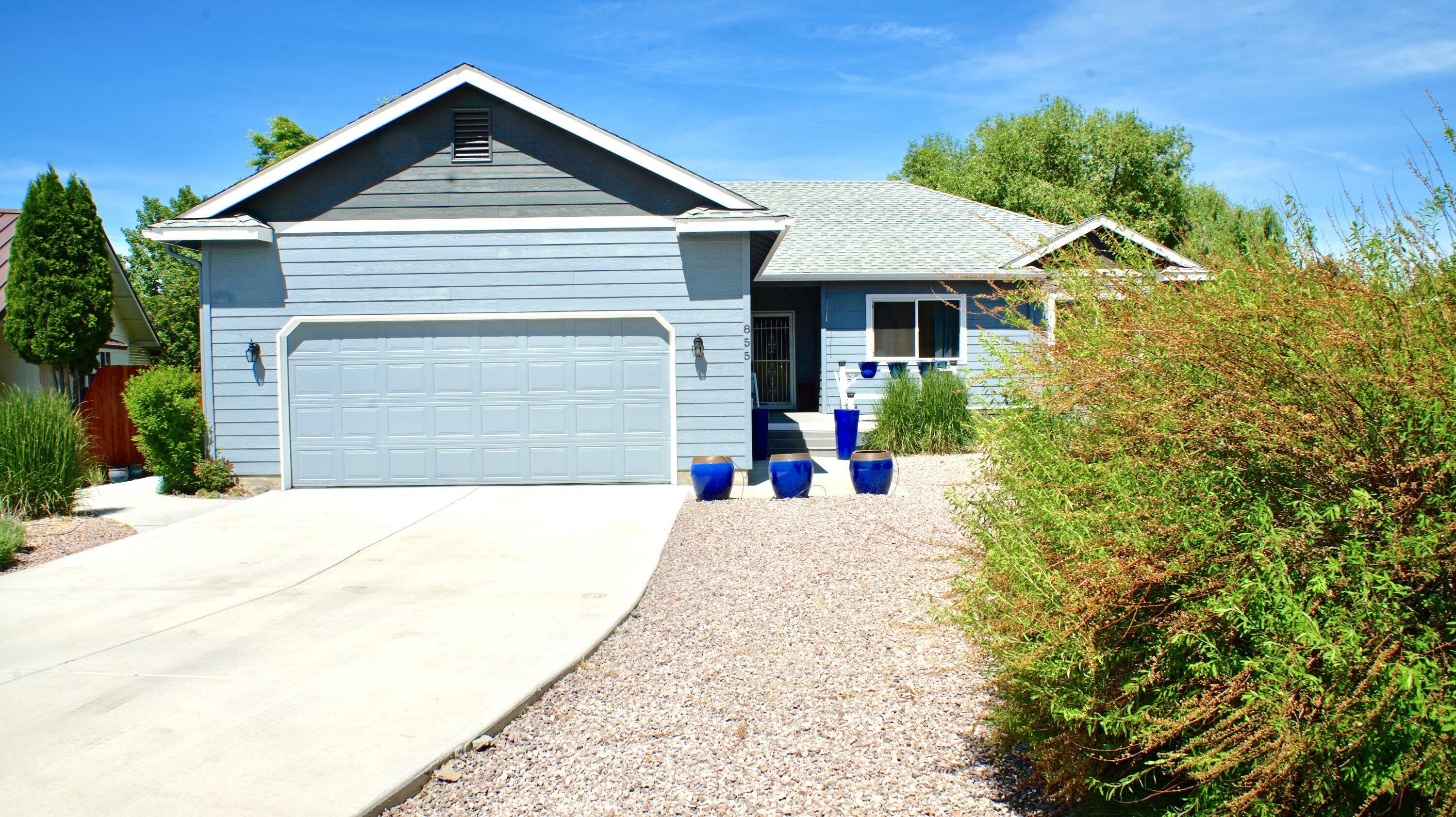 Property Photo: 855 NW Maple Lane OR 97756