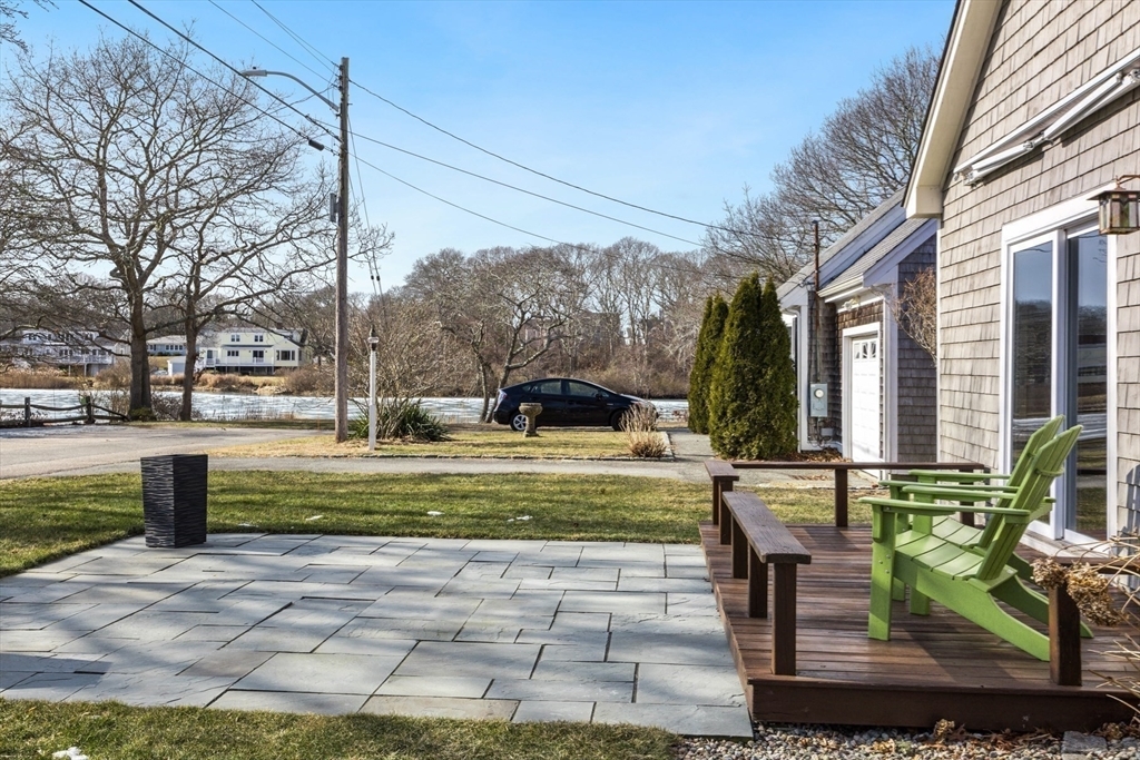 Property Photo:  8 Iroquois St  MA 02536 