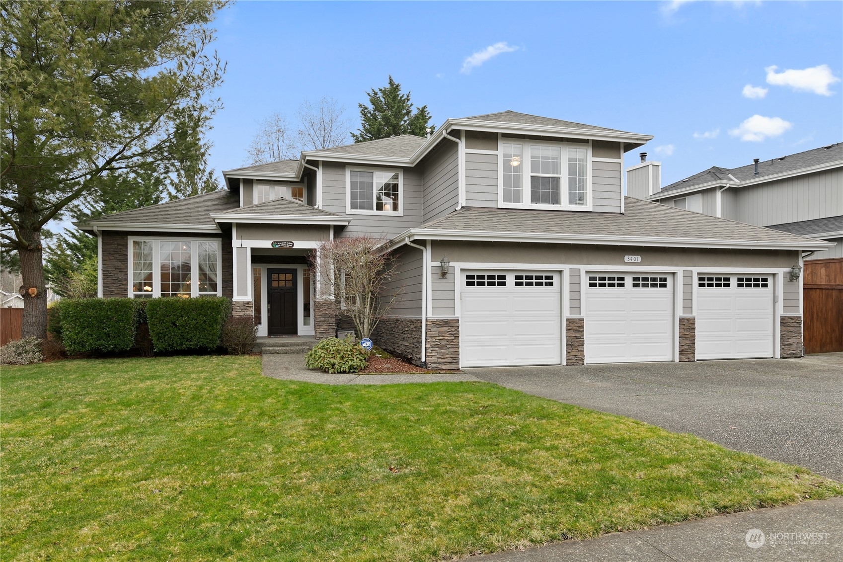 Property Photo:  3401  19th Avenue SE  WA 98372 