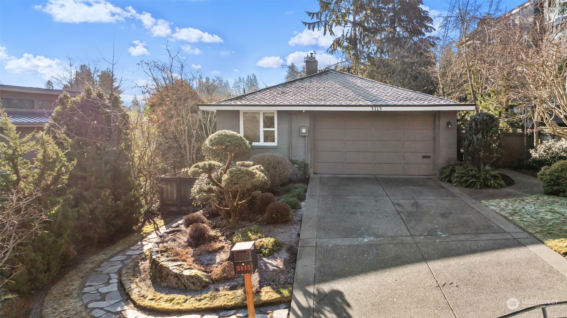 Property Photo:  5115 NE 55th Street  WA 98105 