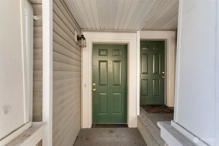Property Photo: 23215 60th Place S 5-5 WA 98032