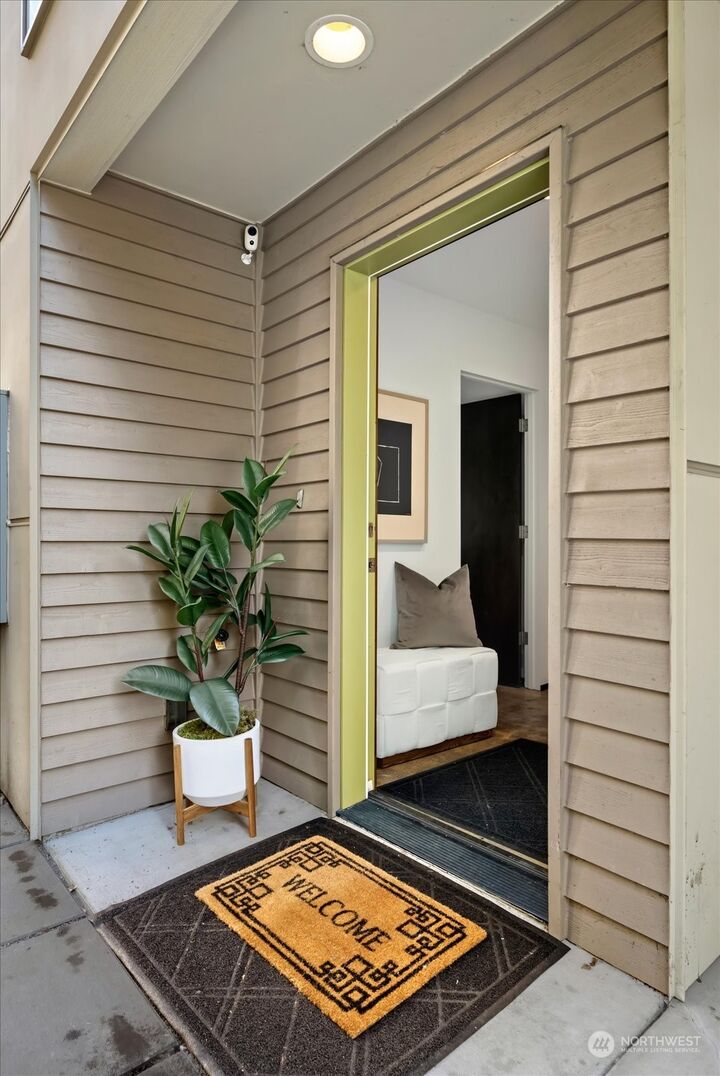 Property Photo:  1542 NW 58th Street B  WA 98107 