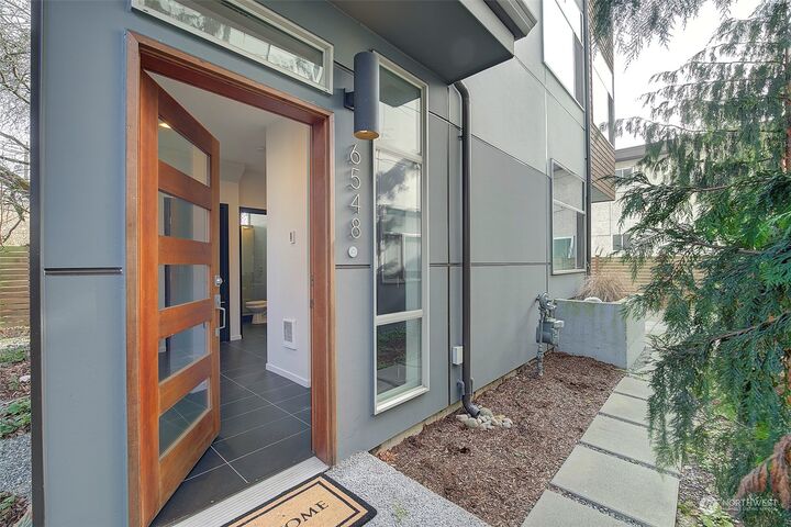Property Photo: 6548 24th Avenue NW WA 98117