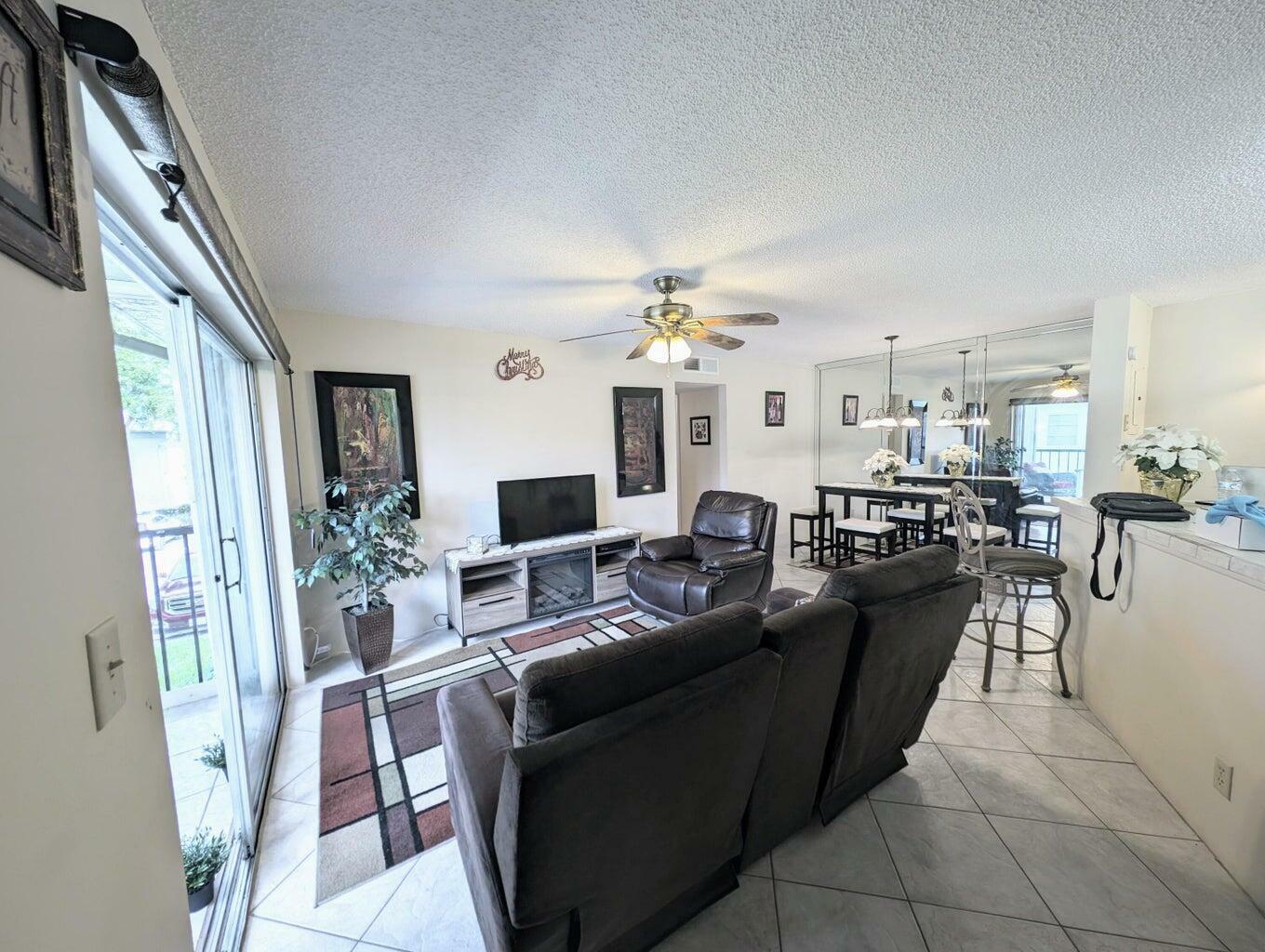 Property Photo:  7515 S Oriole Boulevard 203  FL 33446 