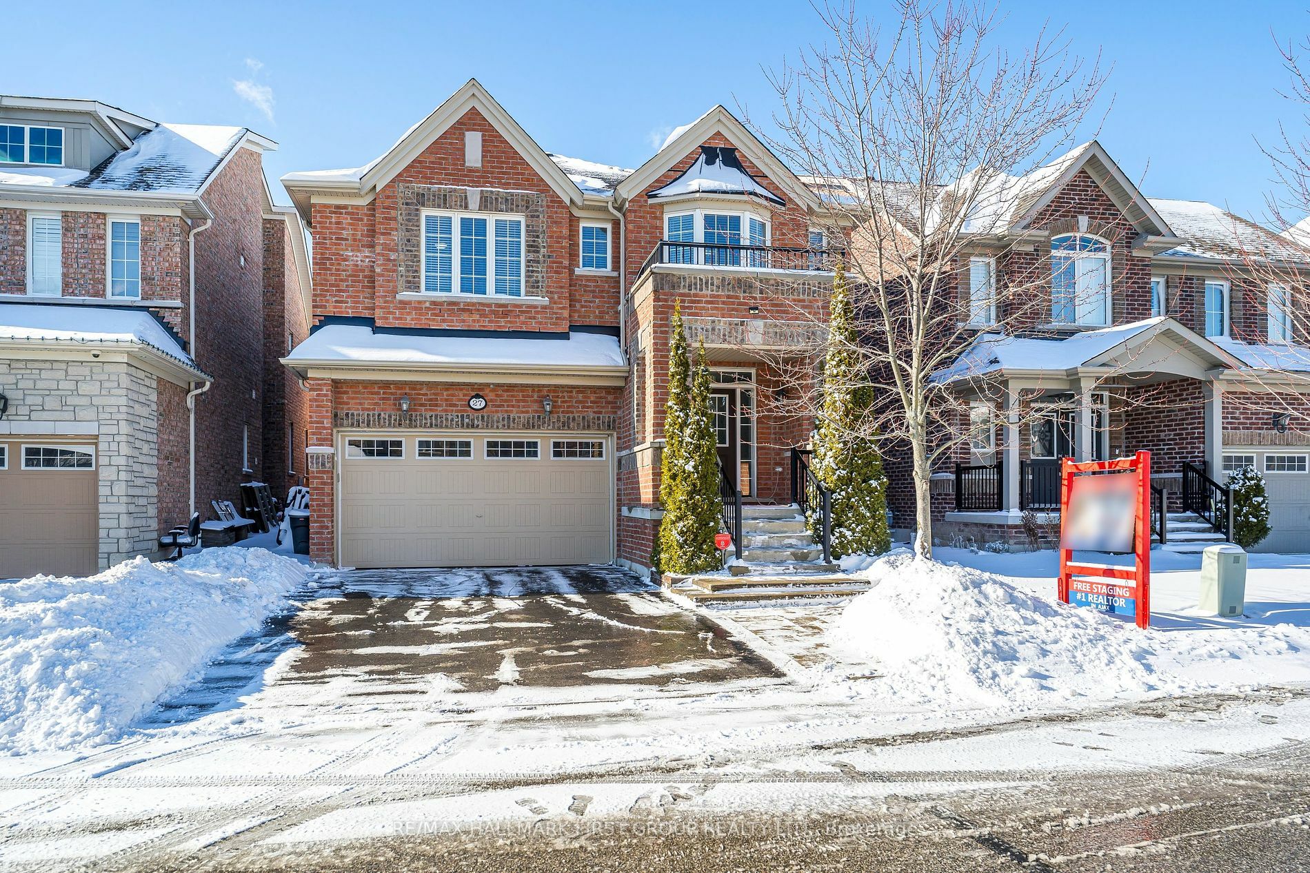 Property Photo:  27 Rumbellow Cres  ON L1Z 0P8 