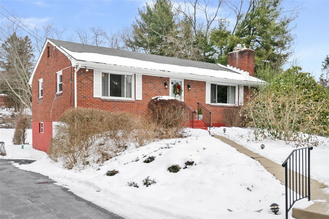 Property Photo:  4043 Ewalt Rd  PA 15044 