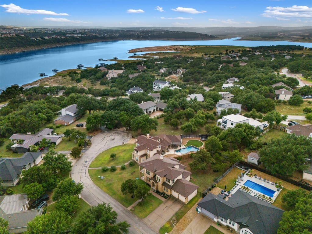 Property Photo: 506 Lakeland Circle TX 78645