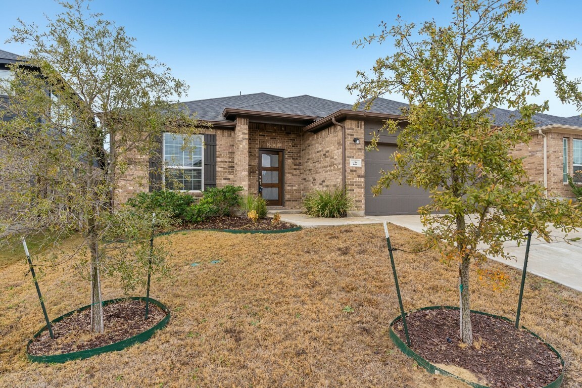 Property Photo:  727 Cherrystone Loop  TX 78610 