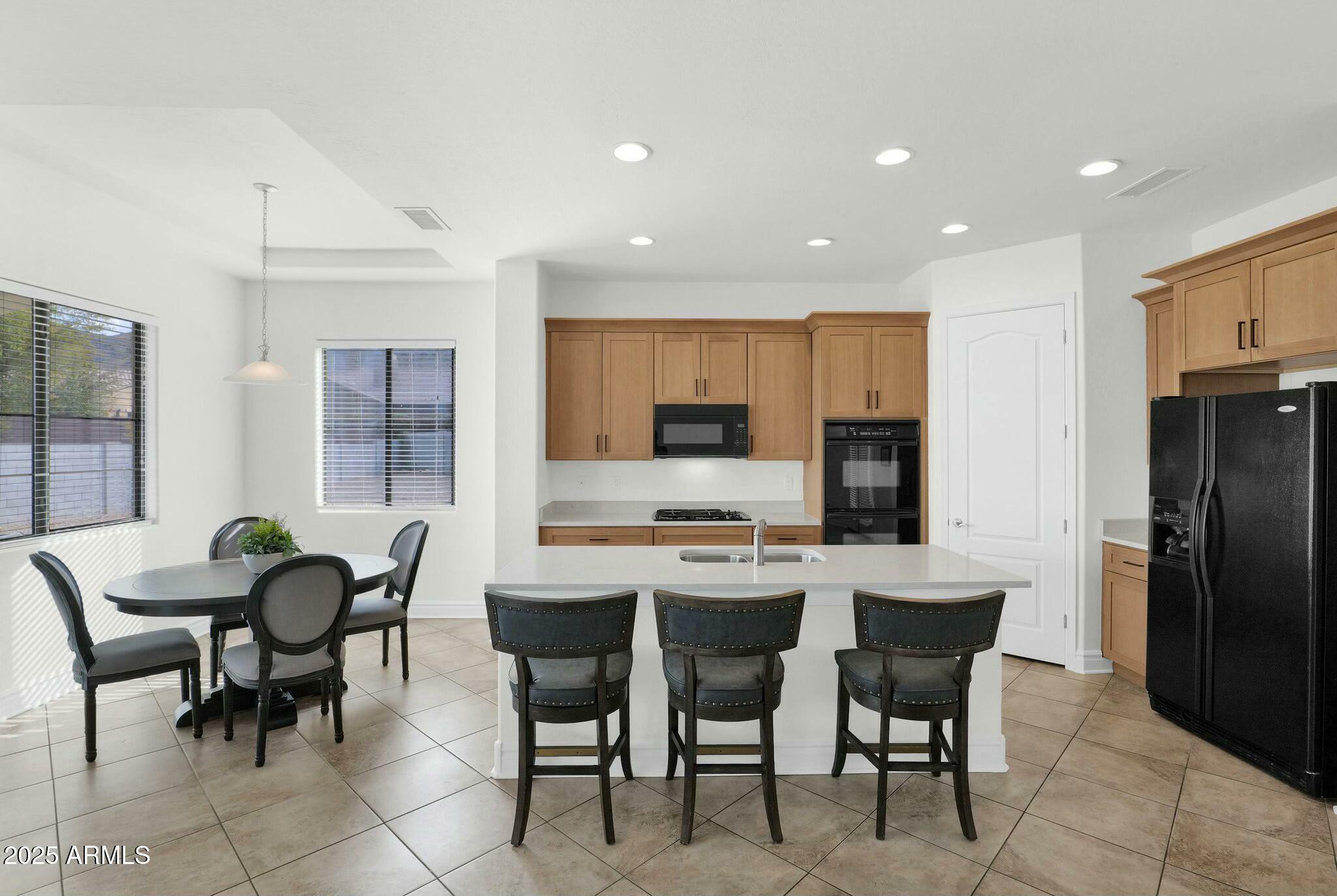 Property Photo:  7917 S 32nd Terrace  AZ 85042 