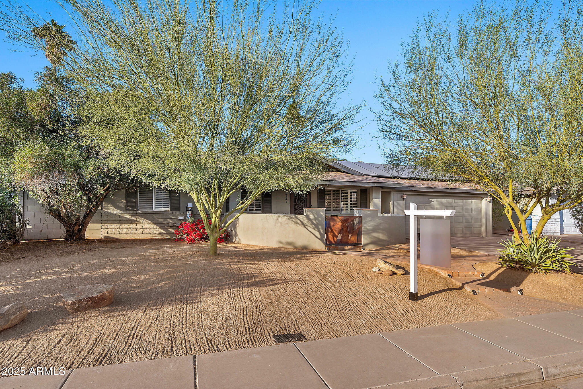 Property Photo:  2444 E Del Rio Drive  AZ 85282 