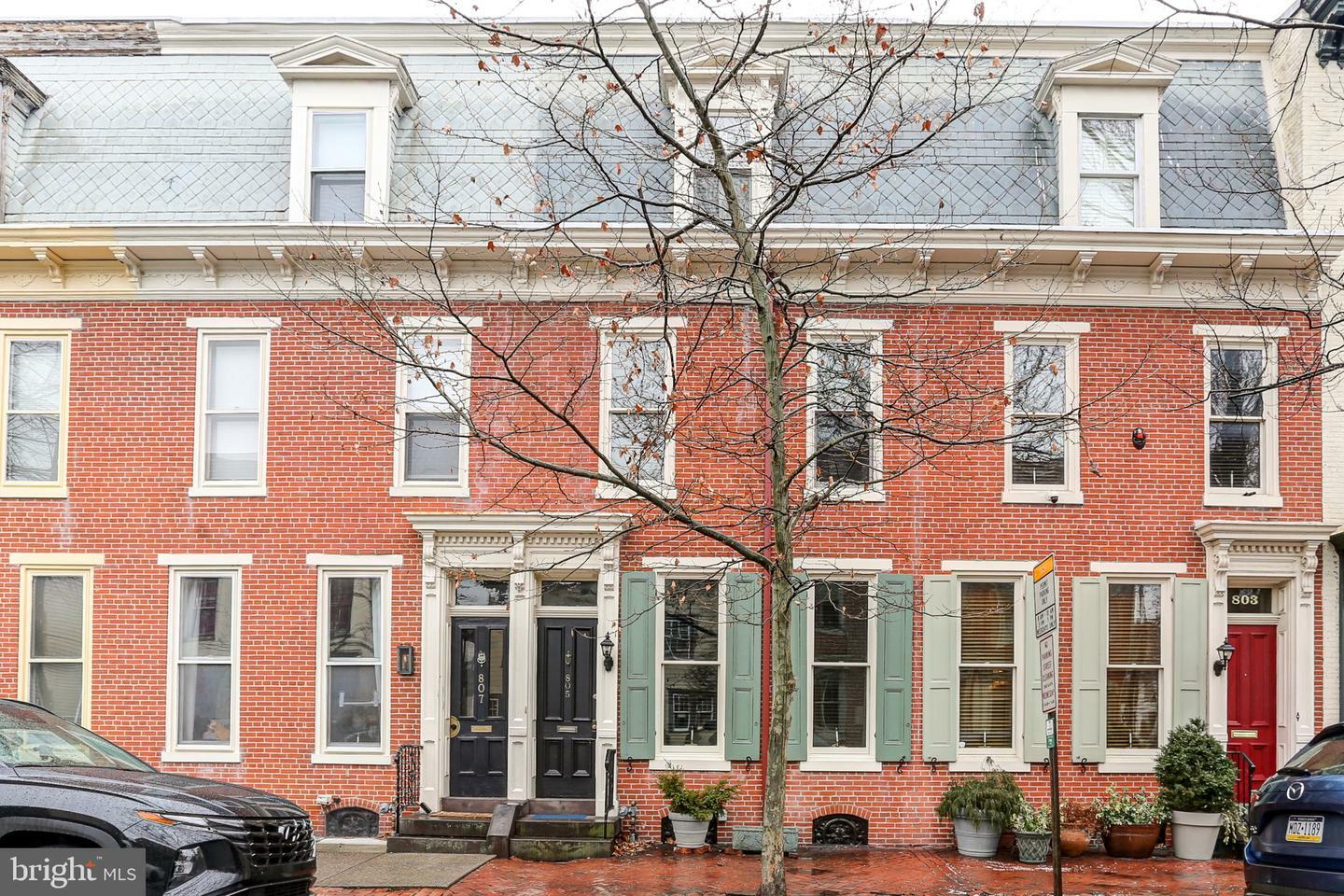 Property Photo:  805 Green Street  PA 17101 