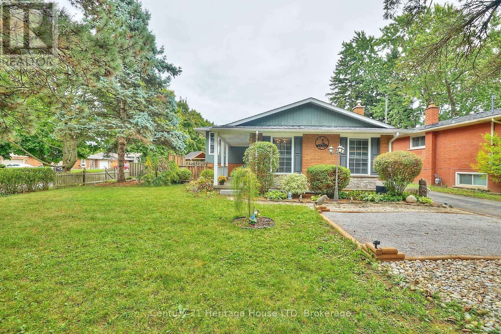 Property Photo:  30 Cartier Drive  ON L2M 2E7 