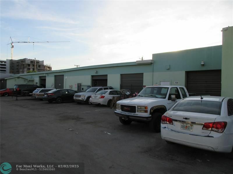 Property Photo:  723 NW 6th Ave  FL 33311 