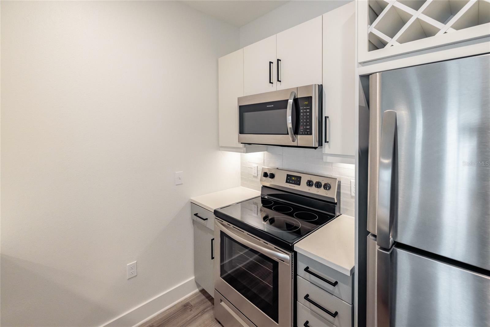 Property Photo: 1420 Lakefront Drive 4105 FL 34240