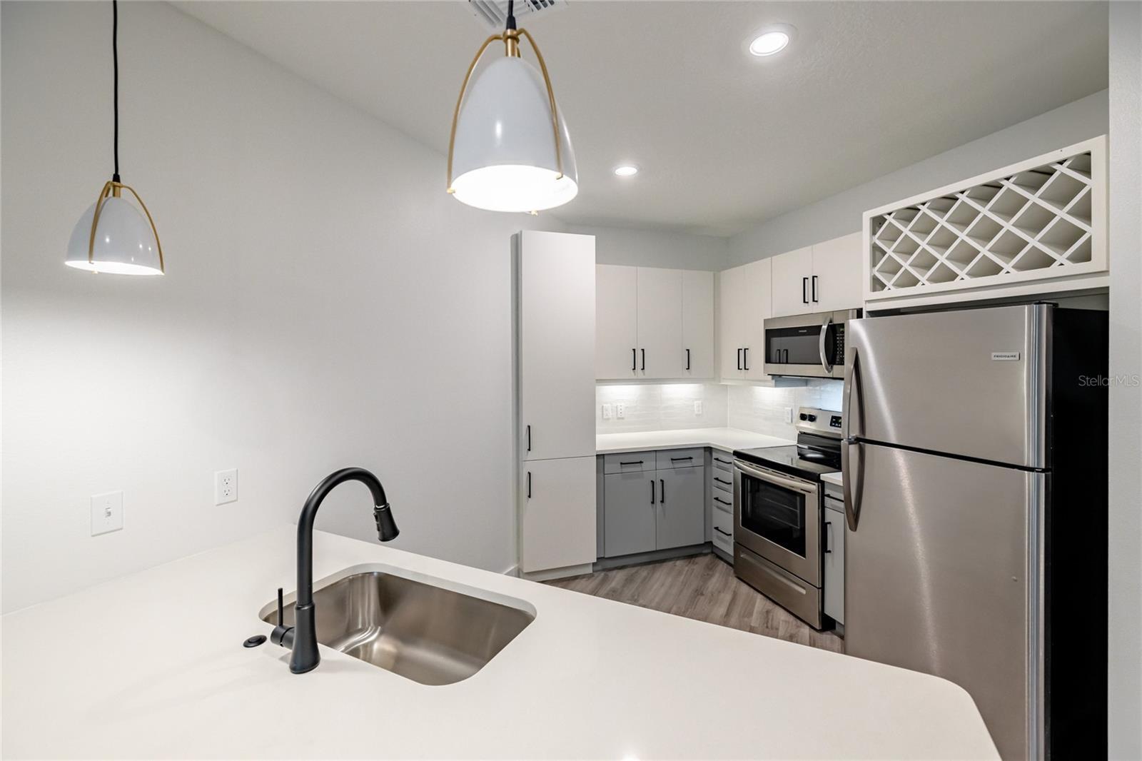 Property Photo: 1420 Lakefront Drive 7110 FL 34240