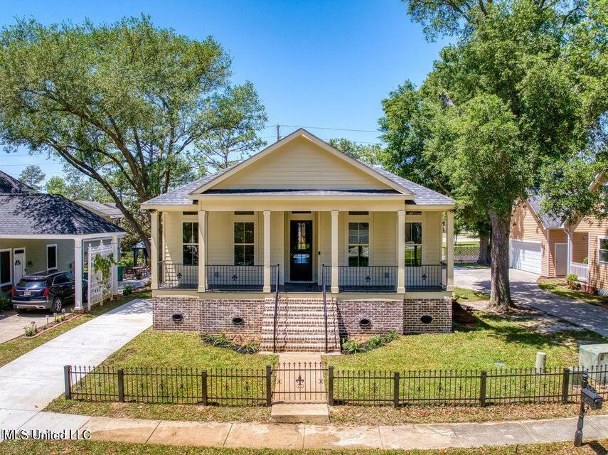 Property Photo: 5 Garden District Place MS 39466