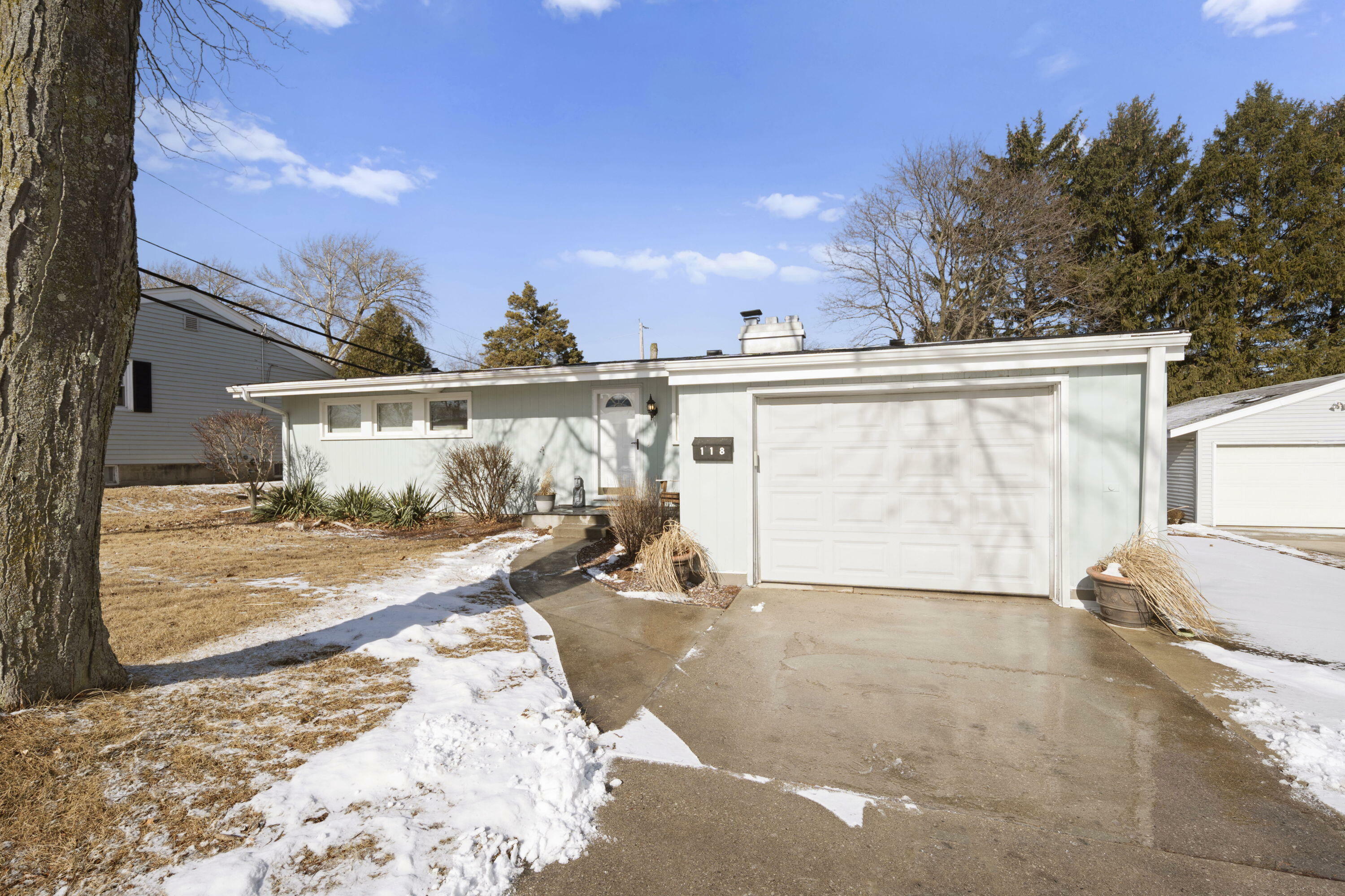 Property Photo:  118 E Monroe St  WI 53074 