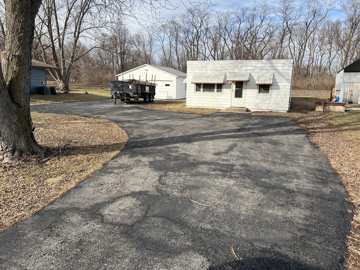 Property Photo: 1641 Jericho Road IL 60506