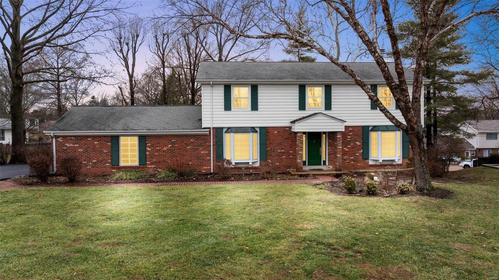 Property Photo: 823 Carillon Court MO 63141