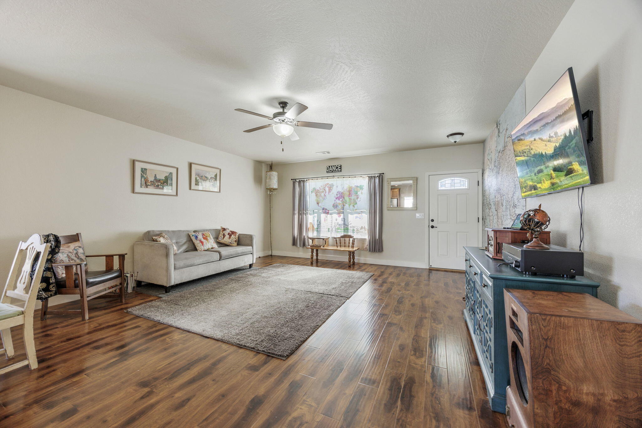 Property Photo: 208 SW Blueberry Lane OR 97527