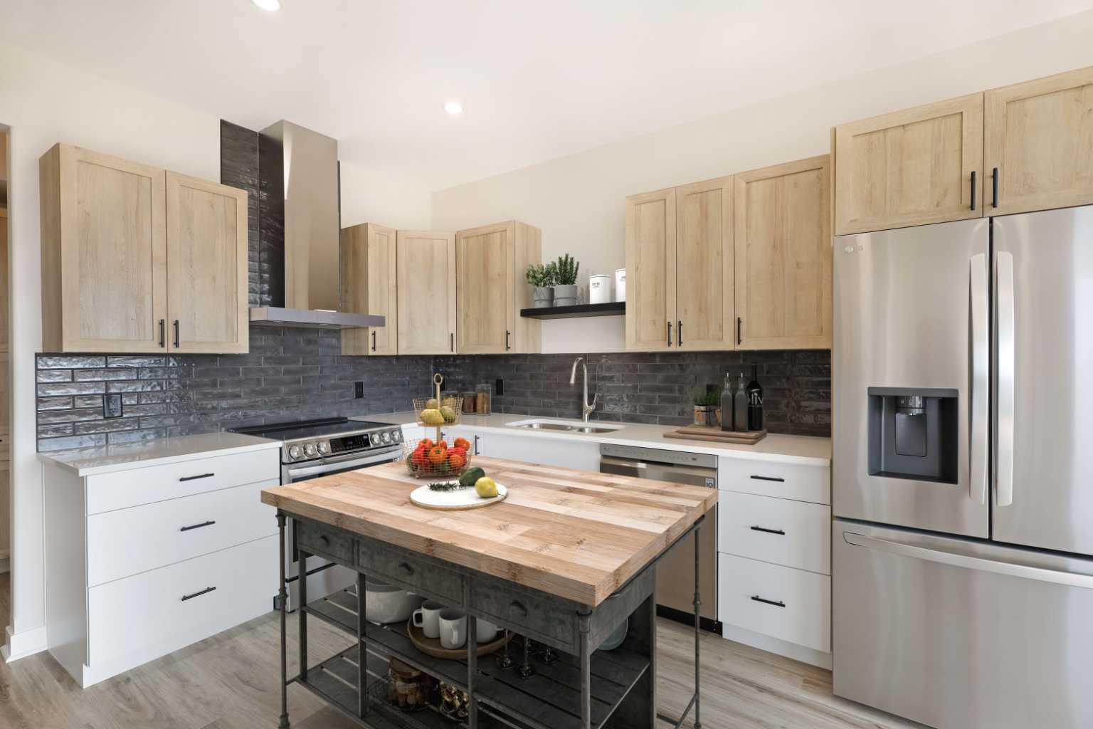 Property Photo: 43 Kingfisher Estates Drive AB T1R 0Y5