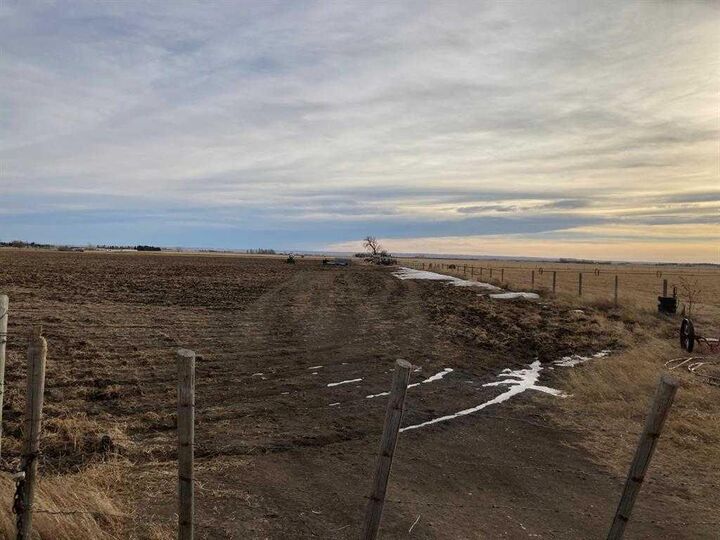 Property Photo: NE-33-6-20-4 Warner County AB T0K 2S0