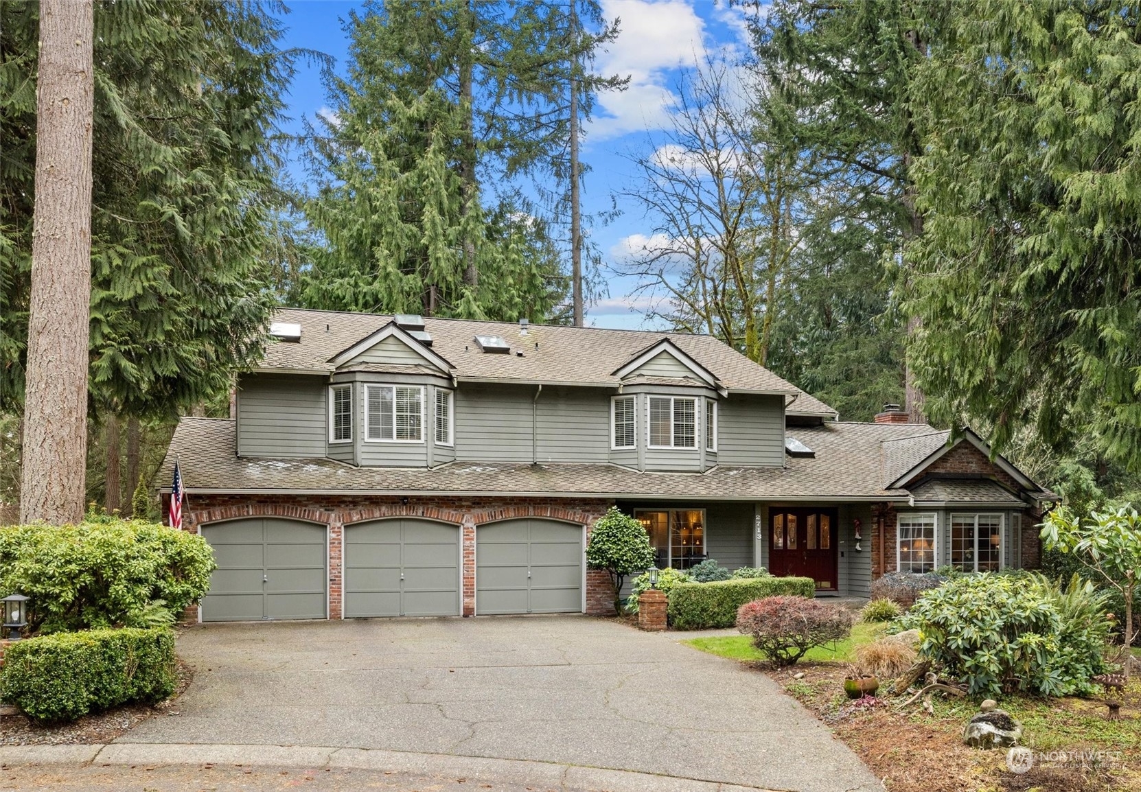 2713  224th Avenue NE  Sammamish WA 98074 photo