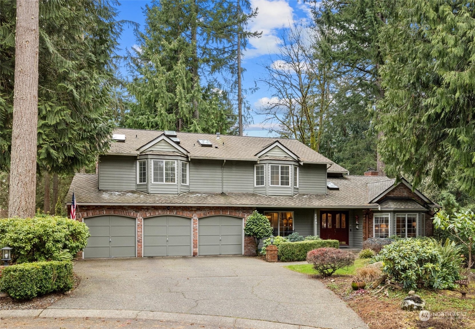 Property Photo: 2713 224th Avenue NE WA 98074