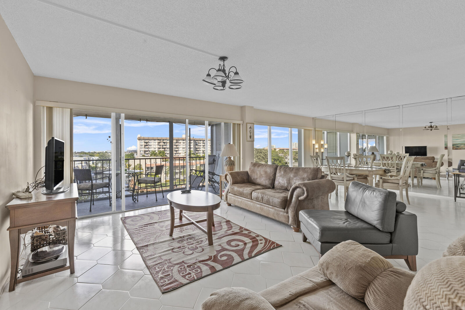 Property Photo: 801 S Federal Highway 618 FL 33062
